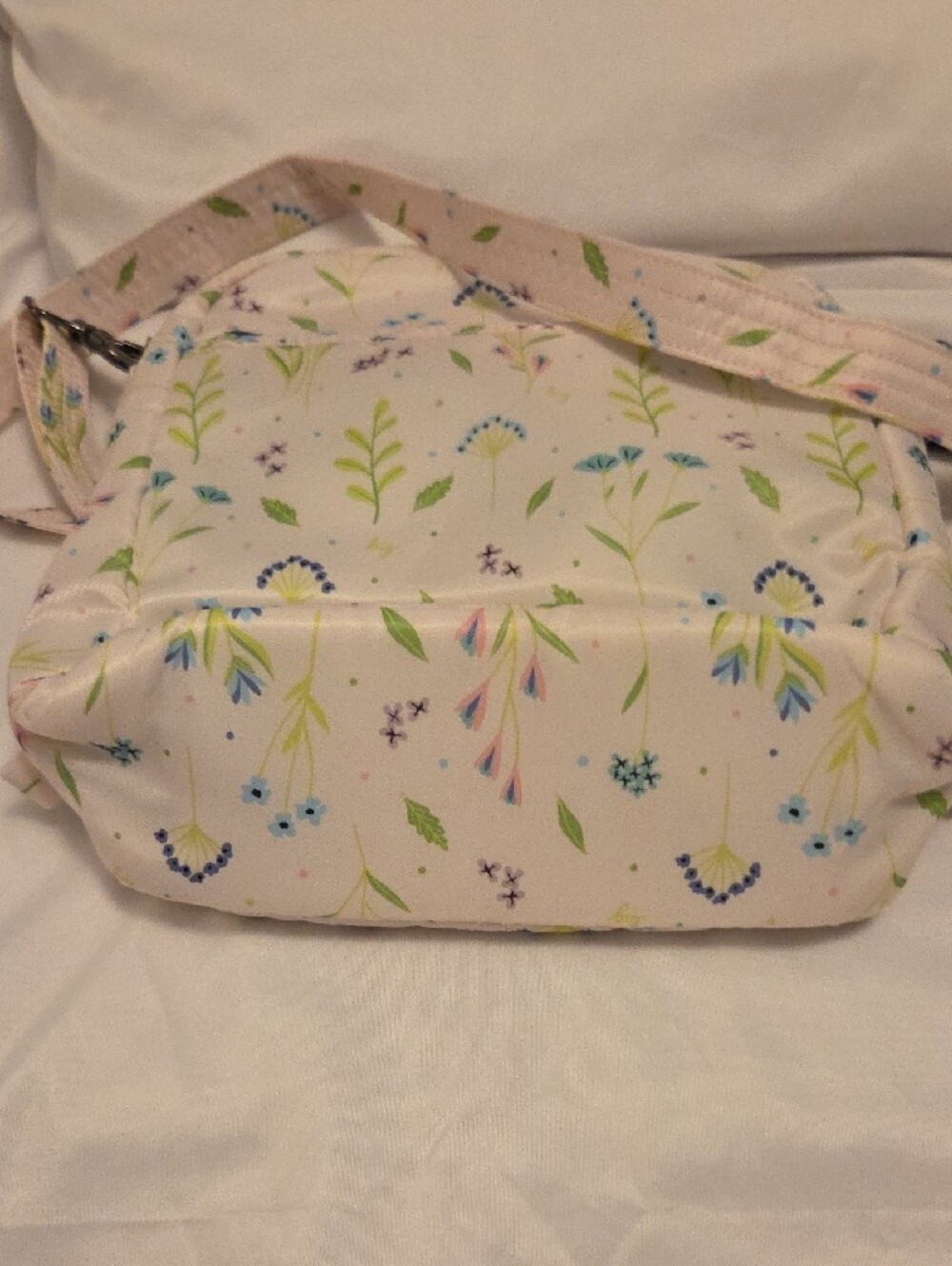 Lug LEGACY Ranger Quilted Floral Crossbody Bag - Cream - Picture 7 of 7